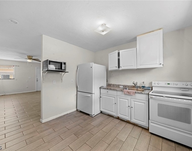 322 Louise Avenue - Photo Thumbnail 7