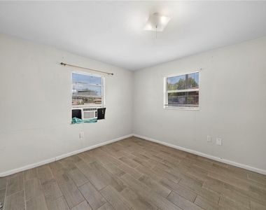 322 Louise Avenue - Photo Thumbnail 10