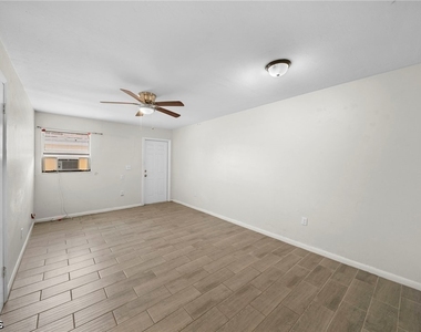 322 Louise Avenue - Photo Thumbnail 4
