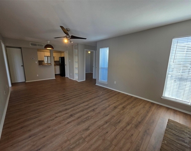 18519 Egret Bay Boulevard - Photo Thumbnail 11