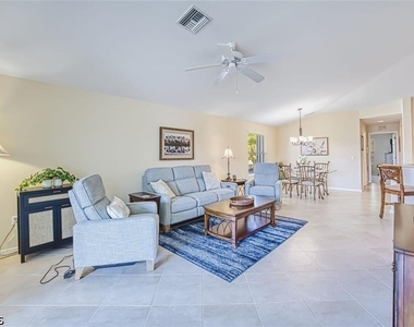 10135 Colonial Country Club Boulevard - Photo Thumbnail 4