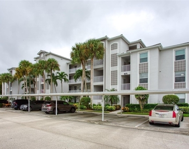 8076 Queen Palm Lane - Photo Thumbnail 14