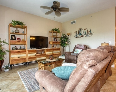 8076 Queen Palm Lane - Photo Thumbnail 4