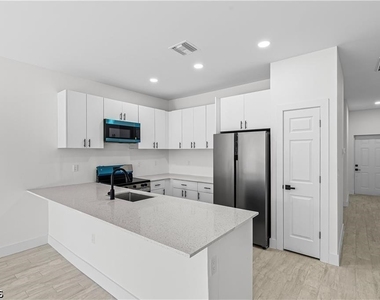 2222 Kenneth Avenue S - Photo Thumbnail 1