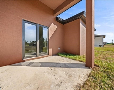 2222 Kenneth Avenue S - Photo Thumbnail 11