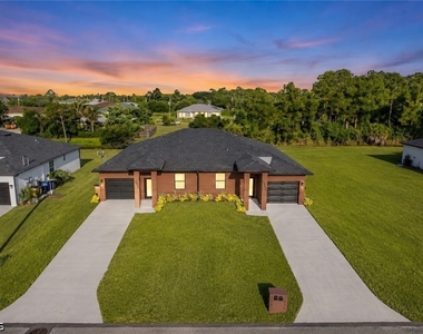 2222 Kenneth Avenue S - Photo Thumbnail 10