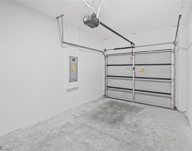 2220 Kenneth Avenue S - Photo Thumbnail 12