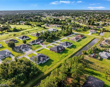 2220 Kenneth Avenue S - Photo Thumbnail 16