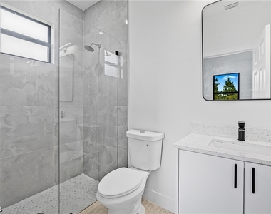 2220 Kenneth Avenue S - Photo Thumbnail 10
