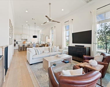 2602 Cottage Grove Green Drive - Photo Thumbnail 6