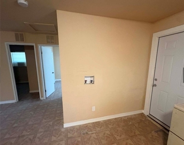 227 Maria Street - Photo Thumbnail 3