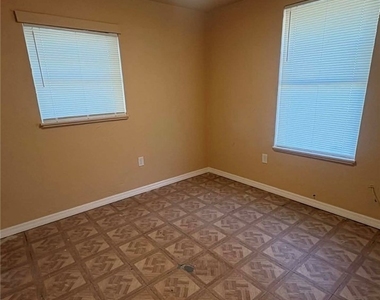 227 Maria Street - Photo Thumbnail 5