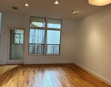 6320 Haskell Street - Photo Thumbnail 21