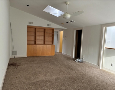 6320 Haskell Street - Photo Thumbnail 23