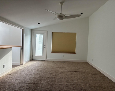6320 Haskell Street - Photo Thumbnail 22