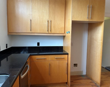 6320 Haskell Street - Photo Thumbnail 15