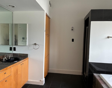 6320 Haskell Street - Photo Thumbnail 23