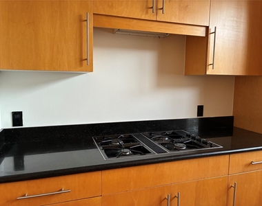 6320 Haskell Street - Photo Thumbnail 14