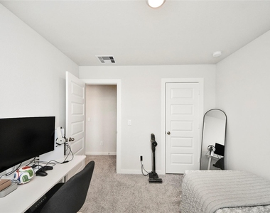 8646 Blueberry Ash Street - Photo Thumbnail 29