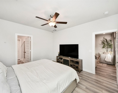 8646 Blueberry Ash Street - Photo Thumbnail 23
