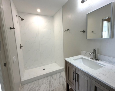 13121 Whitehaven Lane - Photo Thumbnail 19