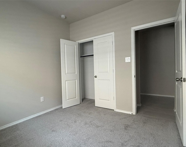 31961 Retama Ranch Lane - Photo Thumbnail 8