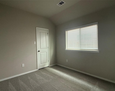 31961 Retama Ranch Lane - Photo Thumbnail 15
