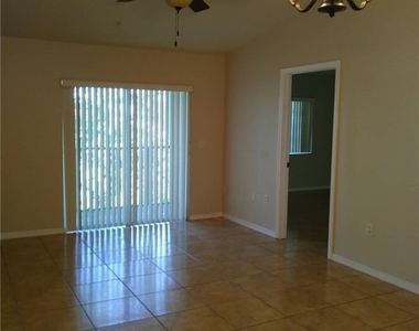 1328 Se 8th Avenue - Photo Thumbnail 3