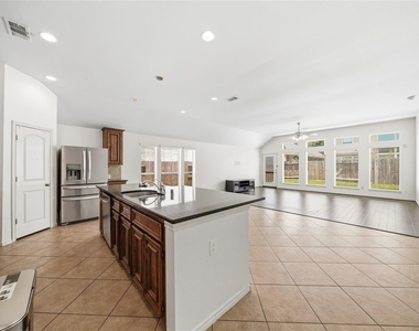 3802 Windmill Links Drive - Photo Thumbnail 9
