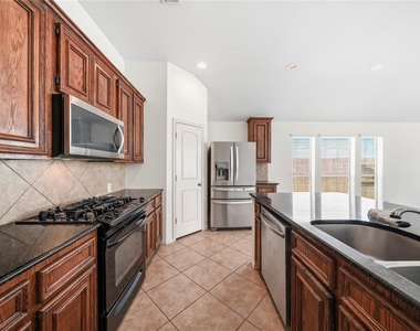 3802 Windmill Links Drive - Photo Thumbnail 8