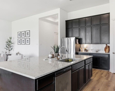 11610 E Wood Drive - Photo Thumbnail 5