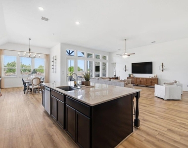 11610 E Wood Drive - Photo Thumbnail 8