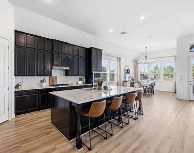 11610 E Wood Drive - Photo Thumbnail 9