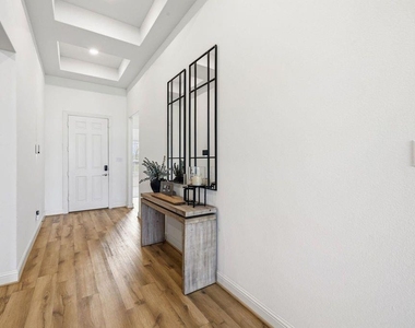 11610 E Wood Drive - Photo Thumbnail 4