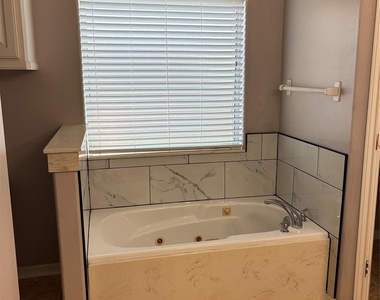 14049 Overstreet Drive - Photo Thumbnail 18