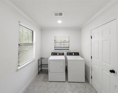 4884 Holly Lane W - Photo Thumbnail 17