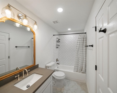 4884 Holly Lane W - Photo Thumbnail 16