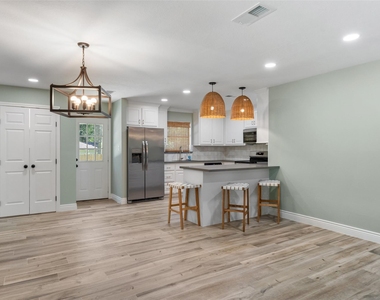 4884 Holly Lane W - Photo Thumbnail 7