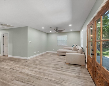 4884 Holly Lane W - Photo Thumbnail 5