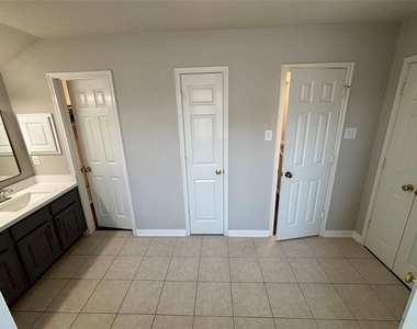 18002 Secret Branch Lane - Photo Thumbnail 20