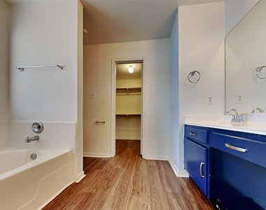 5349 Yale Drive - Photo Thumbnail 8