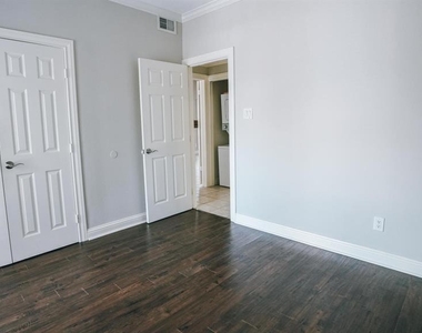 4144 Greystone Way - Photo Thumbnail 15