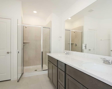 3607 Crescent Moon Court - Photo Thumbnail 11