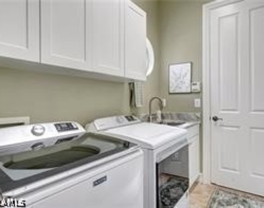 7636 Sussex Court - Photo Thumbnail 24