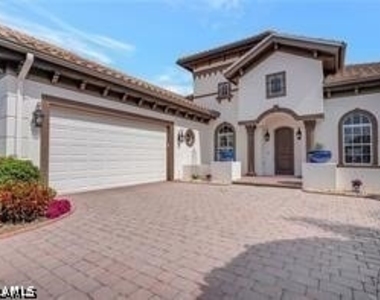 7636 Sussex Court - Photo Thumbnail 5