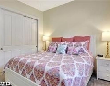 7636 Sussex Court - Photo Thumbnail 22