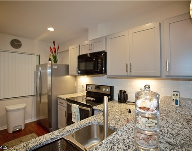 9871 Citadel Lane - Photo Thumbnail 10