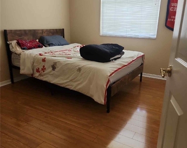 11028 Lakeland Circle - Photo Thumbnail 9