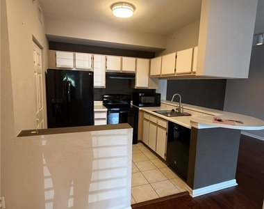 6490 Aragon Way - Photo Thumbnail 2