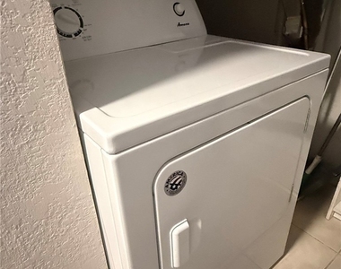 6490 Aragon Way - Photo Thumbnail 12